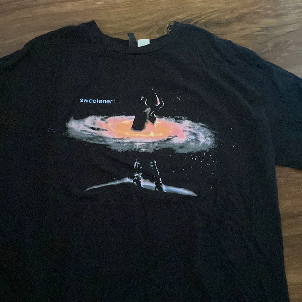 ariana grande concert tshirt